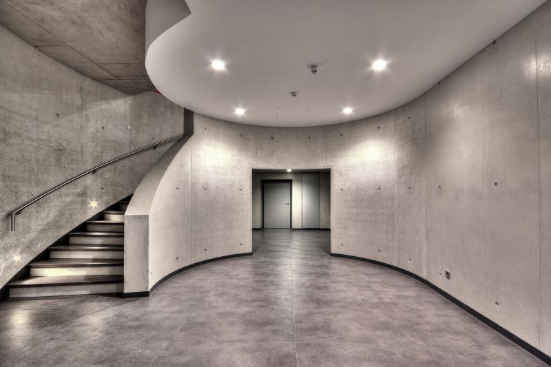 Anspruchsvolle Beleuchtungstechnik im Sichtbeton